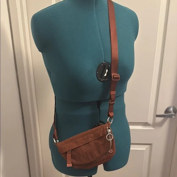 lululemon athletica festival burnt orange Crossbody Bag - Like New - Picture 3 of 10